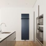 Dizaina radiators MINOA PILLOW | H=1770 x L=380 mm. Q= 688 W (75/65/20). Krāsots matēti melns RAL 9005. Pieslēgums apakšā pa vidu.