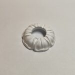 Dekoratīvā uzlika DN 20 mm x DN 50 mm. Serie Renaissance. Metāla. Virsma: krāsots balts RAL 9016