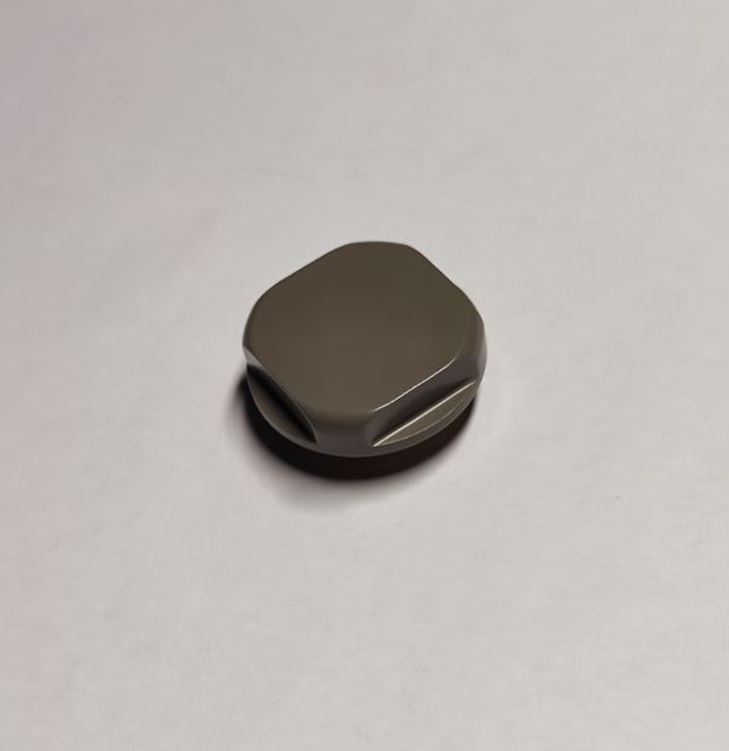 Radiatora korkis_1_2_peleks_RAL 7039_3 Radiatora dizaina korķis ½”. Dizaina sērija „Solid Uni”. Virsma: krāsots pelēks RAL 7039 - Image 1