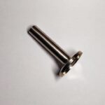 Dekoratīvā uzlika DN 57 komplektā ar dekoratīvo nosegcauruli DN 20 x L=100 mm. Dizaina sērija Solid Uni. Virsma: satin niķelis / Inox look