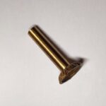 Retro stila dekoratīvā uzlika DN50 komplektā ar dekoratīvo nosegcauruli DN20 x L=100 mm. Dizaina sērija Renaissance. Virsma: antīka bronza